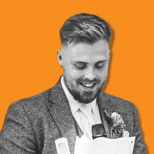 A picture of Luke Hemmings